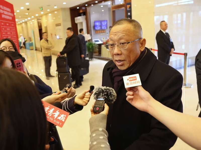 北京市政协委员刘宝戈接受记者采访。新京报记者 王贵彬 摄