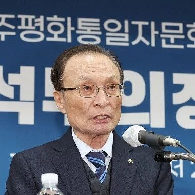 韩国前国务总理李海瓒在越南去世，出差期间突然倒下，被诊断为急性心肌梗塞