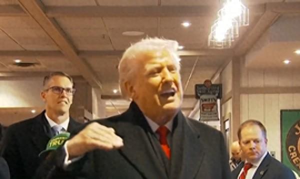 当地时间1月27日，特朗普在艾奥瓦州出席活动时接受媒体采访。 视频截图