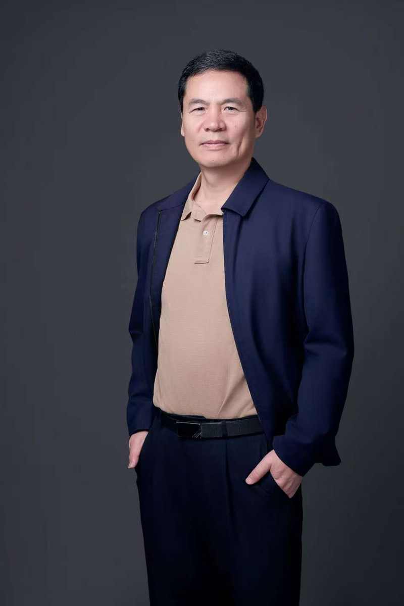 市政协委员、中央企业专职外部董事谢海兵。