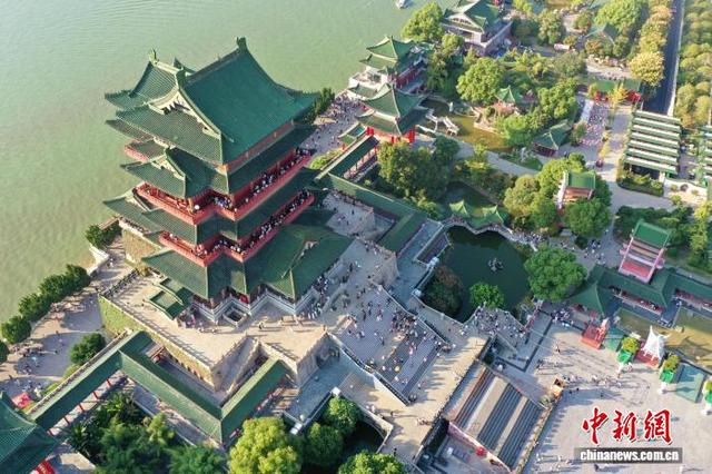 2025��10��5�գ�����������ڣ�λ�ڽ����ϲ��ӽ�֮�ϵĽ�����¥�����������ڶ��οͲιۡ� ���� ��ռ�� ��