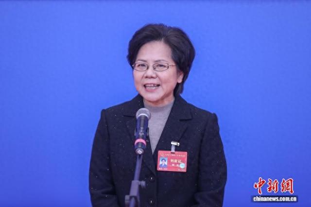 1��29�գ�����ʡί������������������ʡ������������ǡ�����÷���ڽ������ᡰ����ͨ�����ϻش�������ʡ������� ��