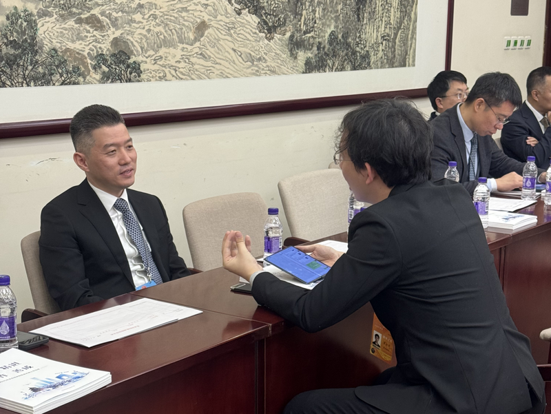 北京市经济和信息化局党组成员、副局长刘维亮在市人大代表询问、政协委员咨询活动现场。 新京报记者 吉喆 摄