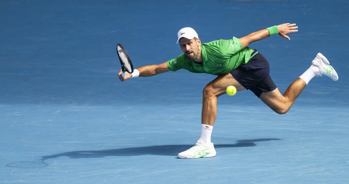 五盘鏖战力克卫冕冠军 德约距离第25个大满贯冠军仅一步之遥