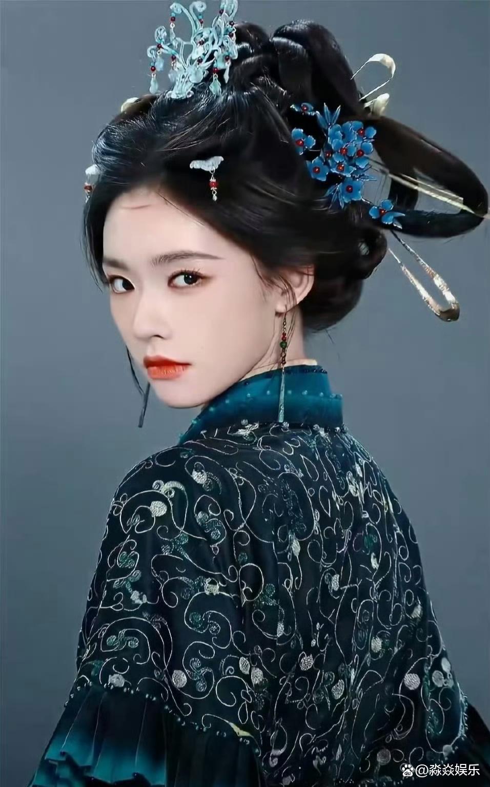 利刃藏柔,破茧成凰:林允凭 温瑜解锁古装演技新境|月升沧海|梦华录|星汉灿烂|复仇|公主_手机新浪网