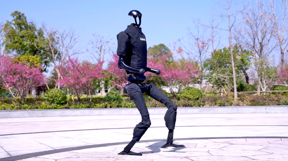 宇树Unitree H1通用人形机器人_安徽常硕智能科技有限公司|安徽省|360|AI|宇树机器人|DeepSeek_新浪新闻