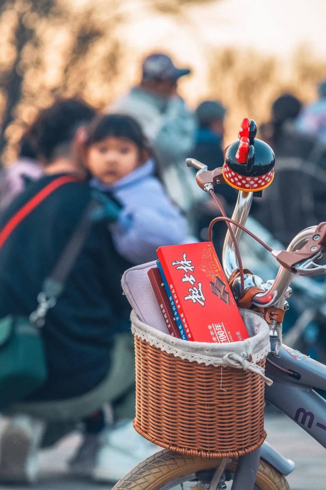 不知哪位小朋友拥有了如此幸运的巧克力自由。摄影/吴学文