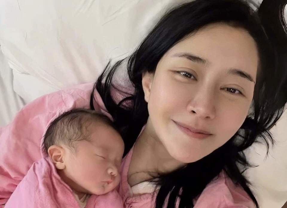恭喜！香港过气艳星晒照宣布生子，再婚嫁山东农村小伙|张暖雅|怀孕|裸照|抄袭者|平安_新浪娱乐_新浪新闻