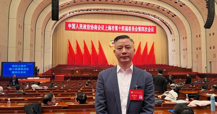 两会对话｜如何不做AI时代的文盲？如何防止“AI说胡话”？黄海清委员这样建议