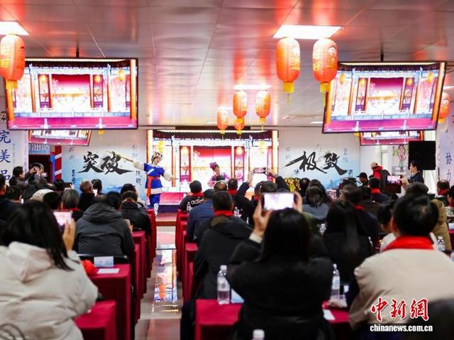 花鼓戏《刘海砍樵》展现湖湘文化魅力。 湖南省委台办 供图