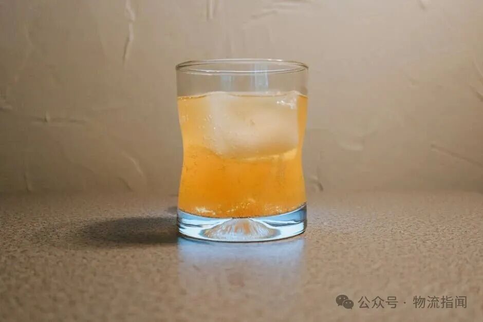【幕后:中产疯抢山姆冰块,“卖冰”成了夏天最暴利的生意?】|冰杯|消费者|瑞幸|便利店|高价_新浪新闻