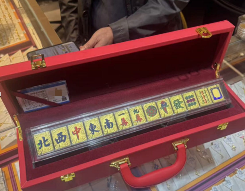 （水贝部分黄金饰品，第一财经实习生 朱凌捷/摄）