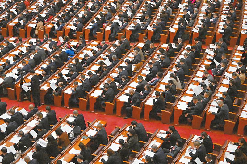 2月4日下午，四川省第十四届人民代表大会第五次会议举行第二次全体会议。 四川日报全媒体记者 李向雨 摄