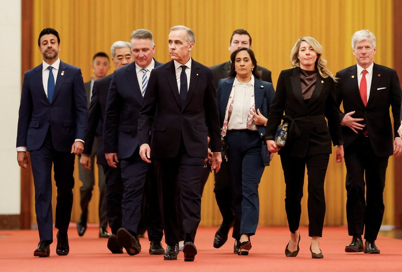 1月16日，卡尼率代表团抵达人民大会堂 东方IC