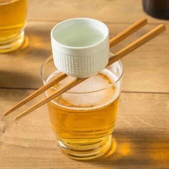 老人用筷子沾酒喂给5月龄宝宝尝，致其近乎肝衰竭