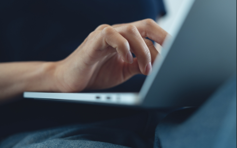 ▲“赛博忏悔室”在社交平台的兴起，引发了关注。图/IC photo