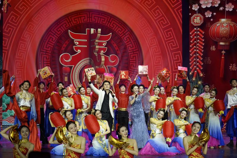 歌舞《欢乐中国年》。 新京报记者 滕朝 摄