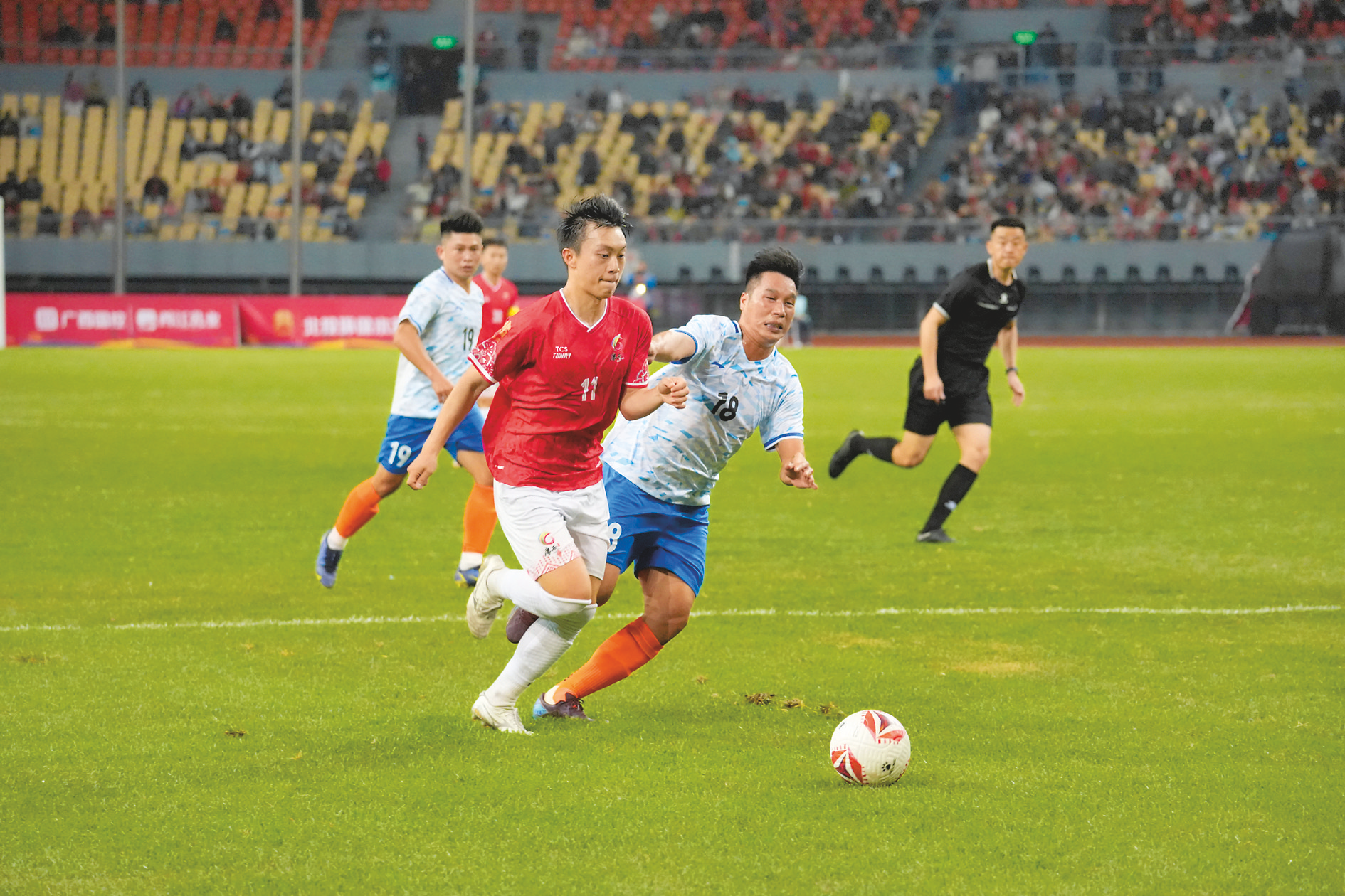 ��������Ա�������ߣ�����ͻ�ơ�