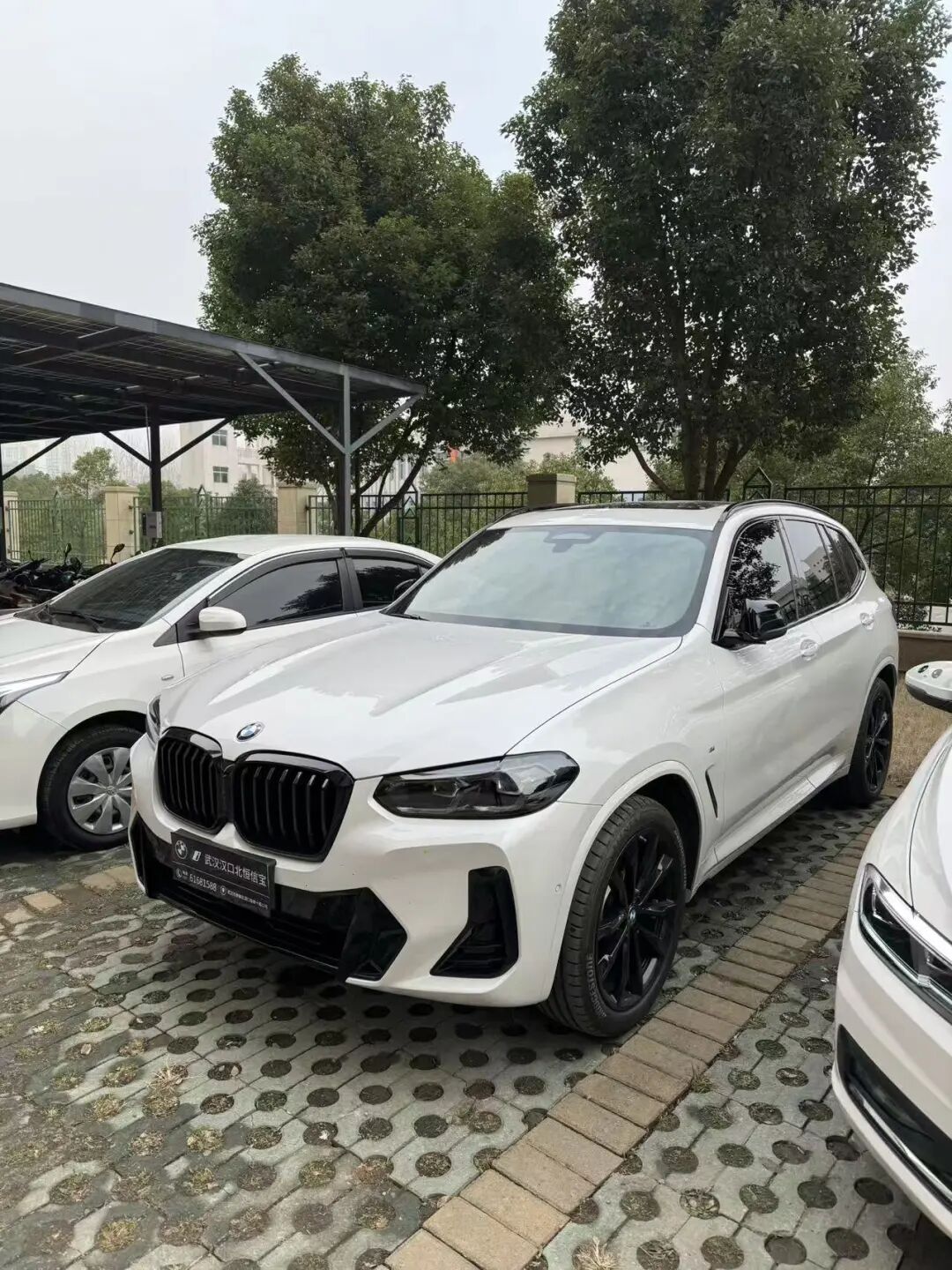 王先生提车。（图/受访者供图）