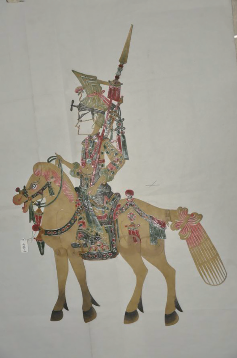 皮影骑白马持枪背剑仪仗人。《一骑绝尘：博物馆里的生肖马文化》插图