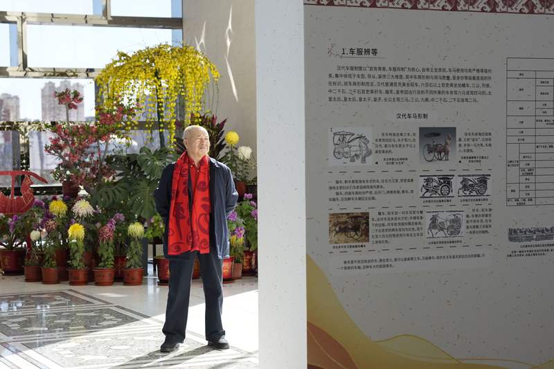 游客参观“骏驭九州——汉代马文化特展”。新京报记者 薛珺 摄