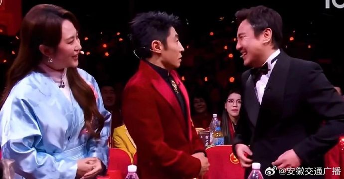 从沈腾嘴瓢到邓超变脸：马年春晚笑点“失误”为何更动人？|我最难忘的今宵|2026年春节联欢晚会|马丽|撒贝宁|央视春晚_新浪新闻