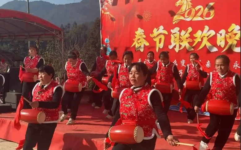 ▲湖北利川一个52口人的超级大家庭，自办“春节联欢晚会”引发关注。图/极目新闻