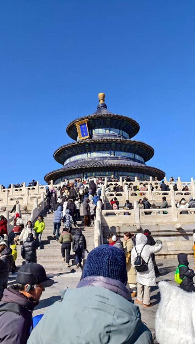 过年期间的天坛祈年殿。 陈炳衡/摄