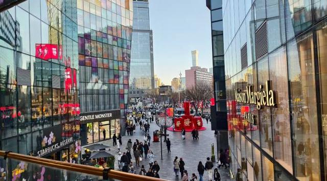 三里屯购物中心。 陈炳衡/摄