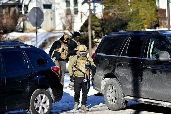 △美國移民與海關執法局探員在明尼蘇達州進行移民執法行動（資料圖）