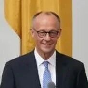 德国总理抵京后，用中文连续发帖