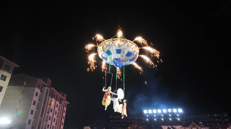 2026年春节期间，河北崇礼雪场的夜间表演。崇礼区委宣传部供图