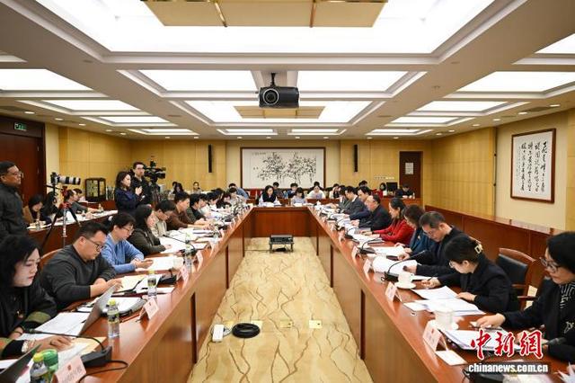 全国人大常委会办公厅、全国人大常委会代表工作委员会日前共同举办高质量办理代表建议典型案例新闻吹风会。中新社记者 田雨昊 摄
