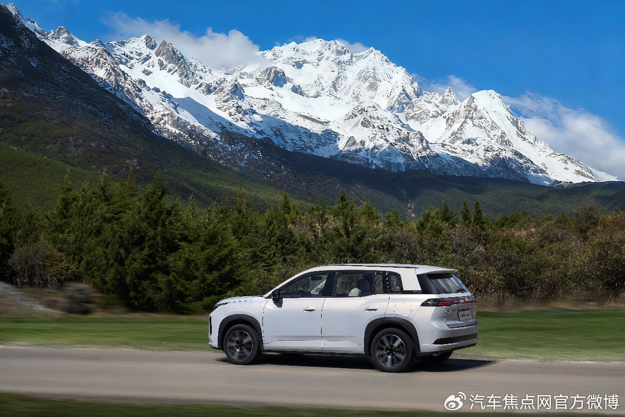 10.28万起，210km大电池增程+五<em>连杆</em>，掀翻混动市场