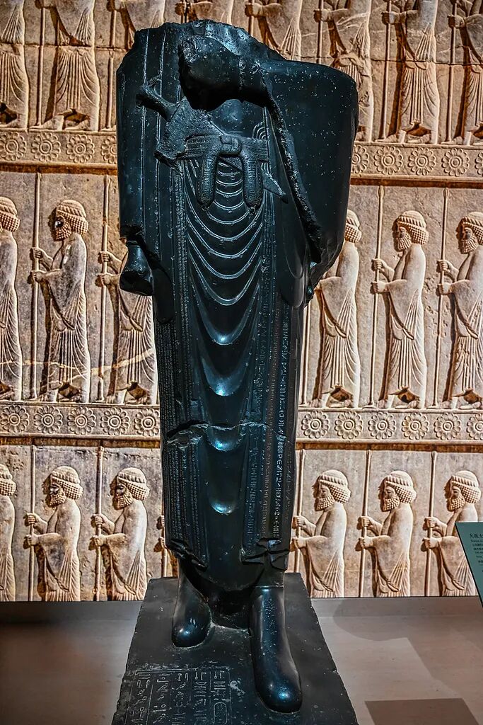 伊朗国家博物馆 大流士大帝雕像 阿契美尼德王朝 视觉中国资料图