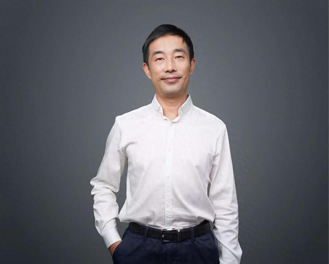 图为中国国际电子商务中心电子商务首席专家李鸣涛