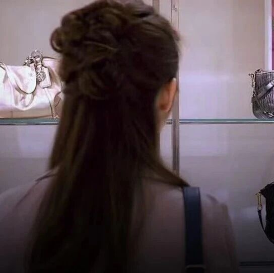 奢侈品，正在失去中产女性