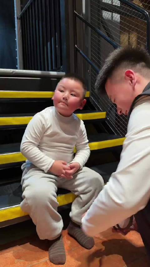 这孩子考国防比考北大靠谱，保密意识一流，问什么都能完美转移