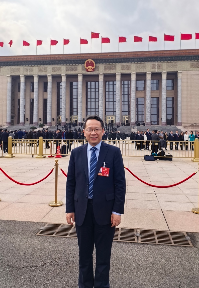 全国政协委员、北京邮电大学校长徐坤。受访者供图