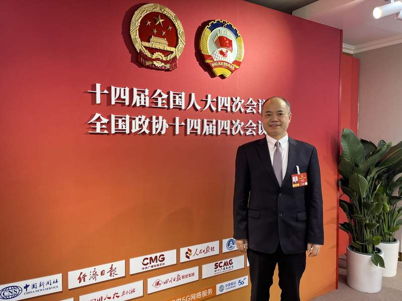 全国人大代表、中国科学院院士、四川省人民医院党委书记杨正林。受访者供图