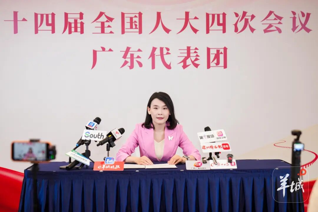 “最懂媒体的代表团！”广东代表团开放日记者数量全国第一|广东代表团_新浪财经_新浪网