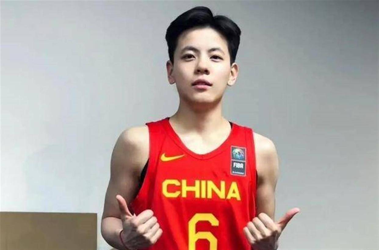 官宣!杨舒予成女篮新队长,亲姐杨力维卸任,姐妹传承续写女篮荣光_中国女篮_WCBA_广东