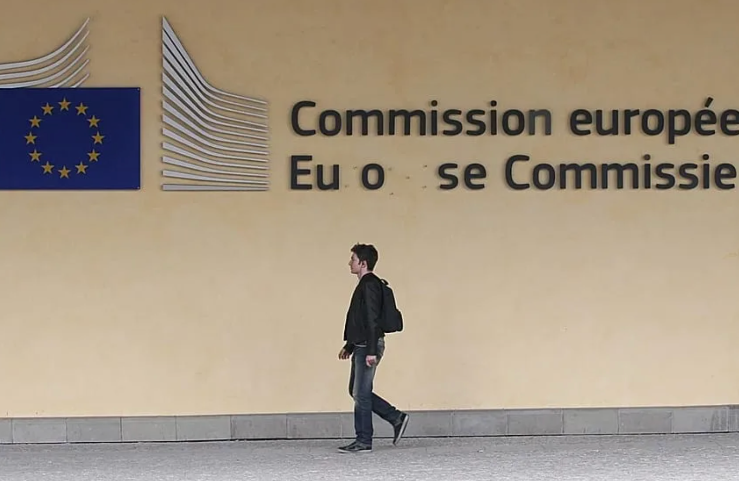 通过比117:1！欧盟“考公”火爆：17万余人报名创纪录，正式入职人数再减半