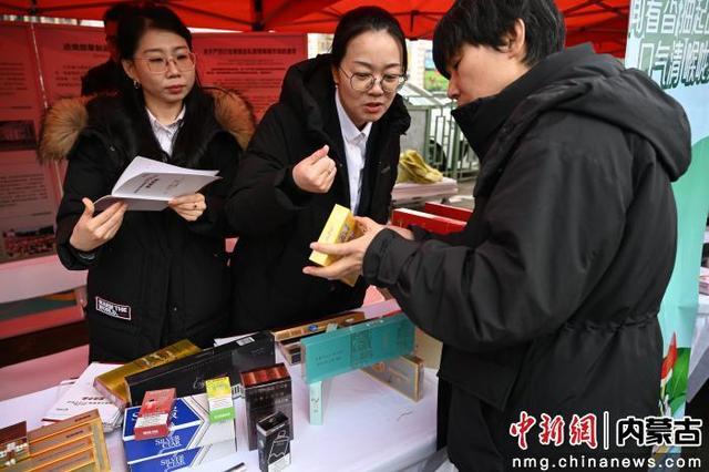 ������Ա�����ڴ��ڼ����̲���α������ ���Ļ� ��