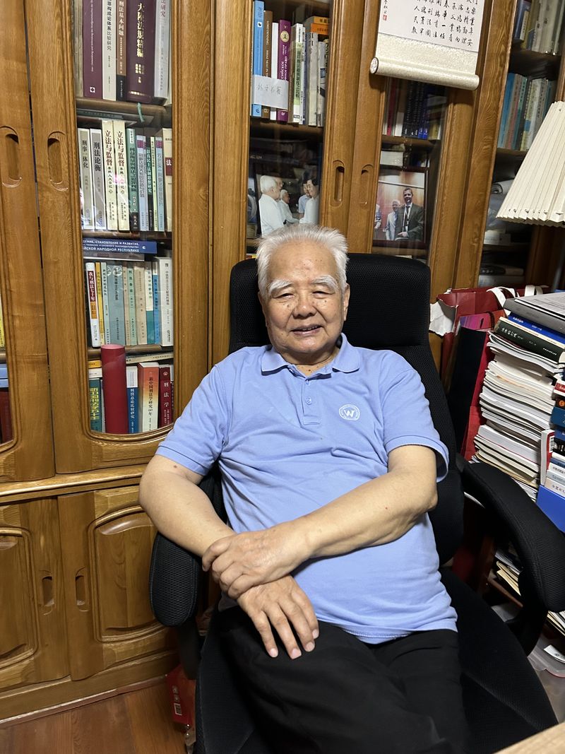 90多岁的高铭暄。受访者供图