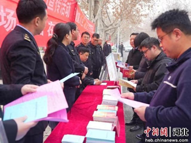 ͼΪ�����г��ල�����ֹ�����Ա���ڽ���������Ȩ�汣��֪ʶ�� ������ ��