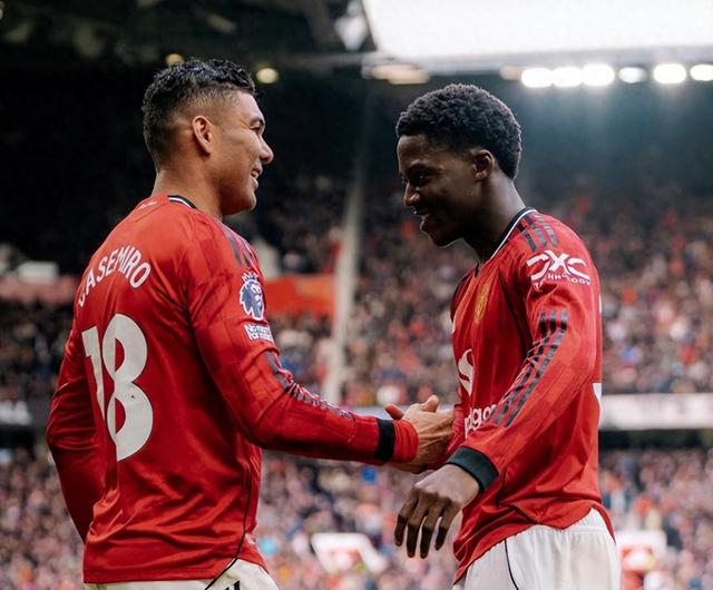 合同仅剩3个月 曼联愿续约34岁胖虎 球迷高喊“再踢1年”挽留