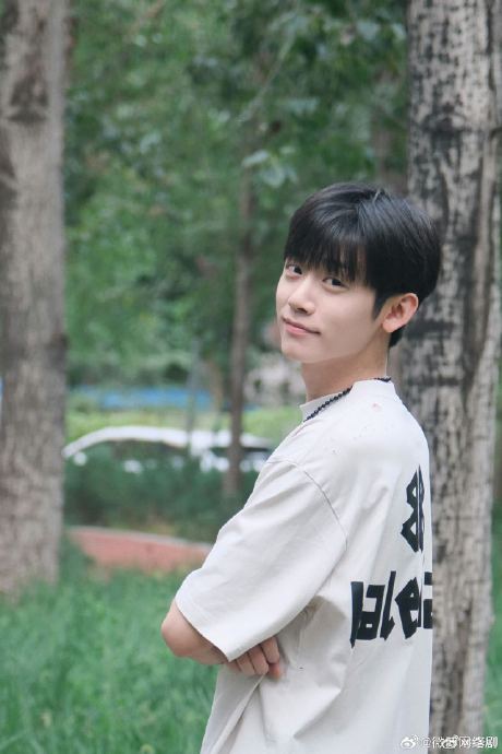 李卿近期因颜值爆火后,他未来的新剧或工作安排是什么?|公孙鄞|逐玉|凤舞九天|题材|古装_新浪新闻