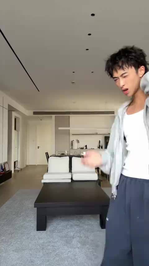 恩利24岁生日晒与庾澄庆米粒温馨合照|庾恩利|Angelababy|感恩|温情|少年_新浪新闻