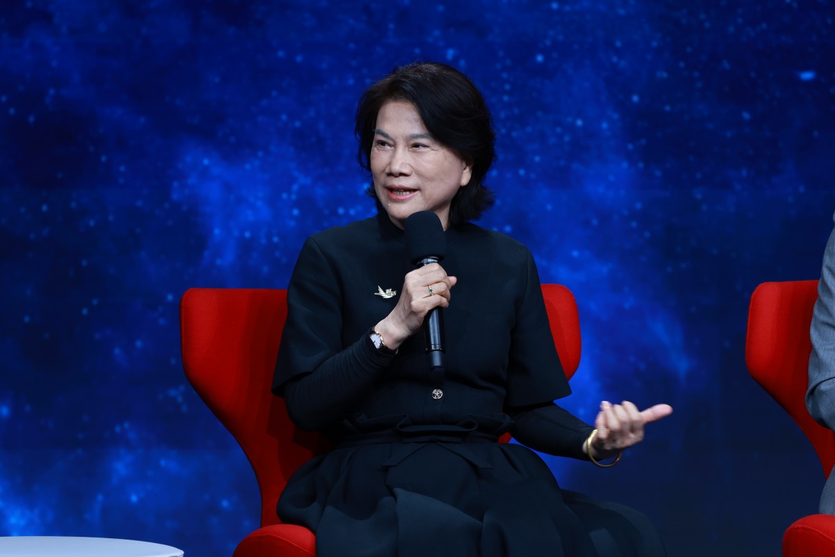 董明珠对话高继扬：中国制造的两条路径开始交汇|制造业|AI|机器人|数据|模型_新浪新闻